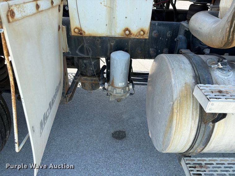 image for item DN6639 2006 Mack Granite CV713 ready mix truck
