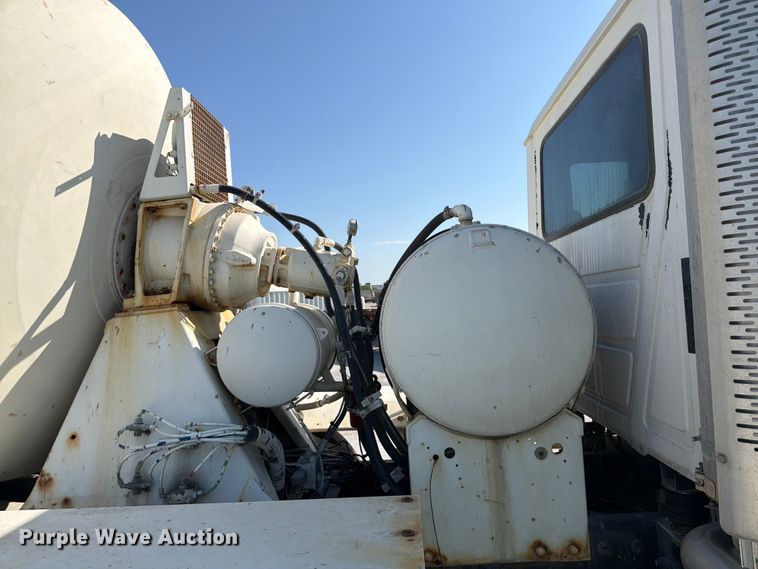 image for item DN6639 2006 Mack Granite CV713 ready mix truck