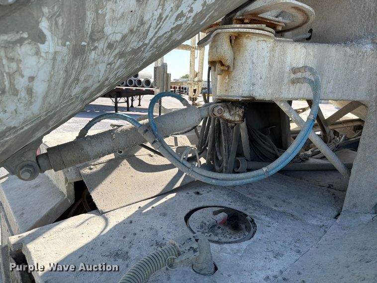 image for item DN6639 2006 Mack Granite CV713 ready mix truck