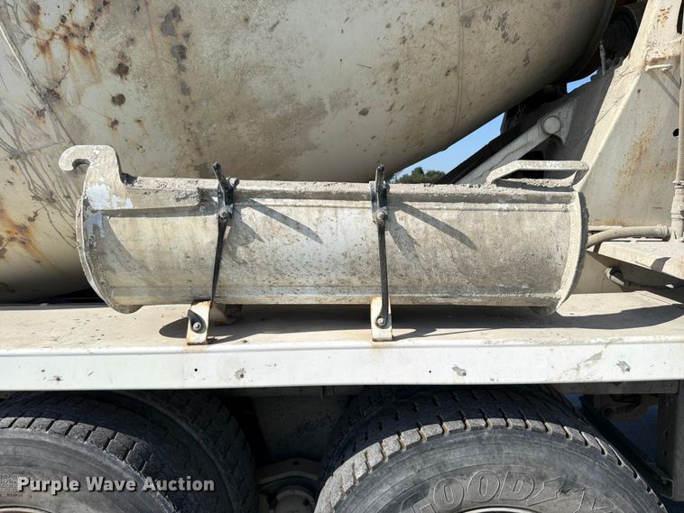 image for item DN6639 2006 Mack Granite CV713 ready mix truck