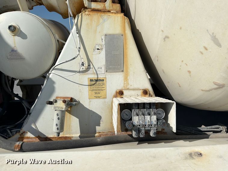 image for item DN6639 2006 Mack Granite CV713 ready mix truck