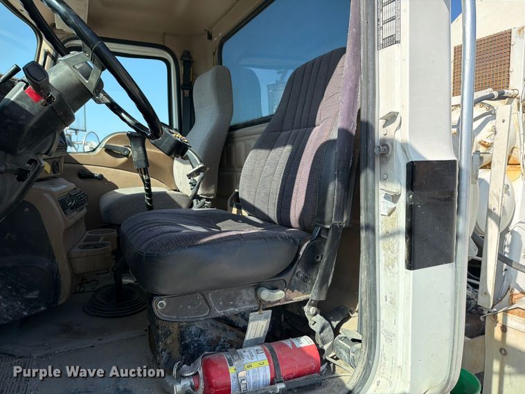 image for item DN6639 2006 Mack Granite CV713 ready mix truck