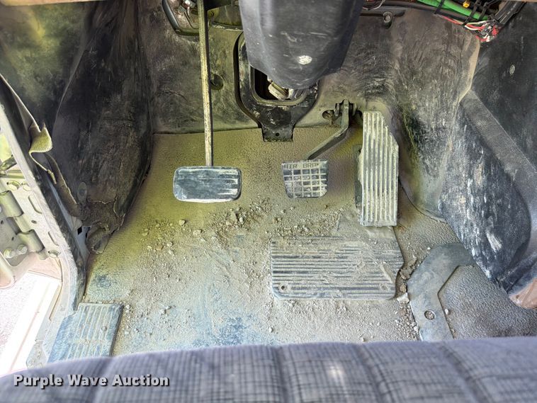 image for item DN6639 2006 Mack Granite CV713 ready mix truck