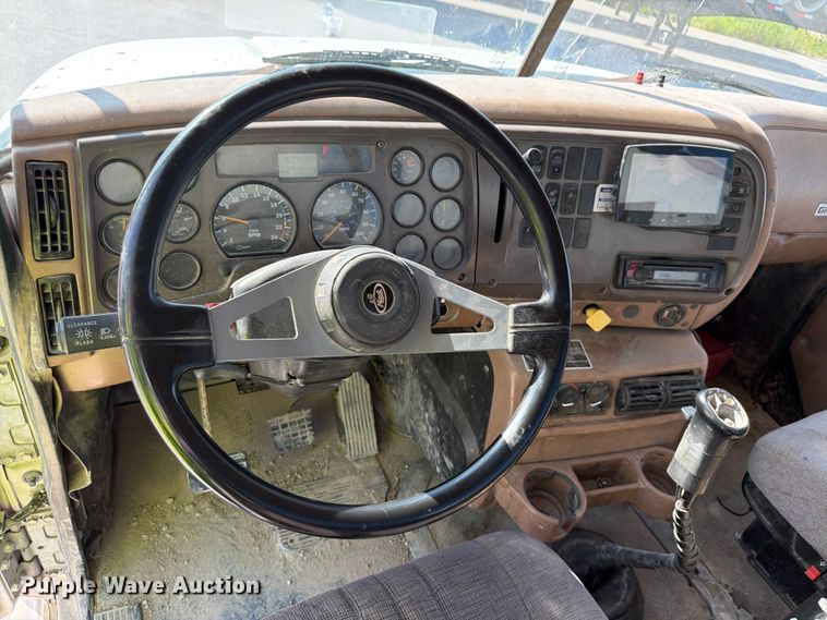 image for item DN6639 2006 Mack Granite CV713 ready mix truck
