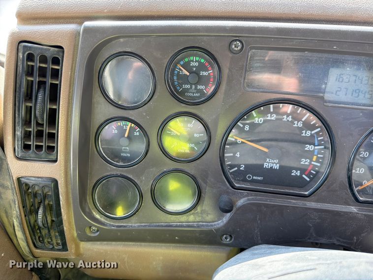 image for item DN6639 2006 Mack Granite CV713 ready mix truck