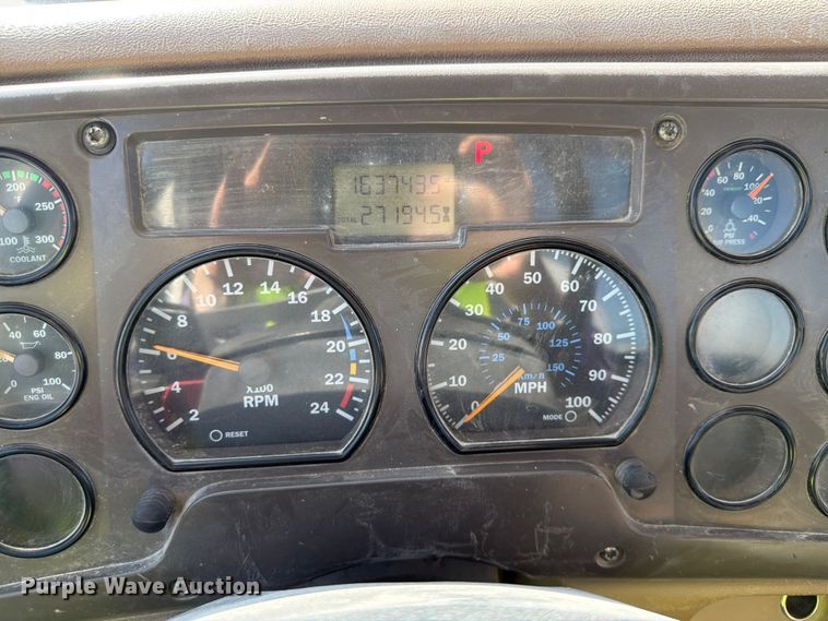 image for item DN6639 2006 Mack Granite CV713 ready mix truck