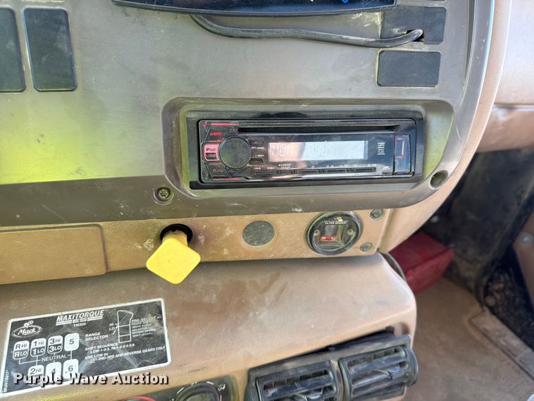image for item DN6639 2006 Mack Granite CV713 ready mix truck
