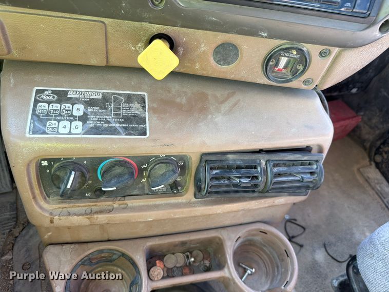 image for item DN6639 2006 Mack Granite CV713 ready mix truck