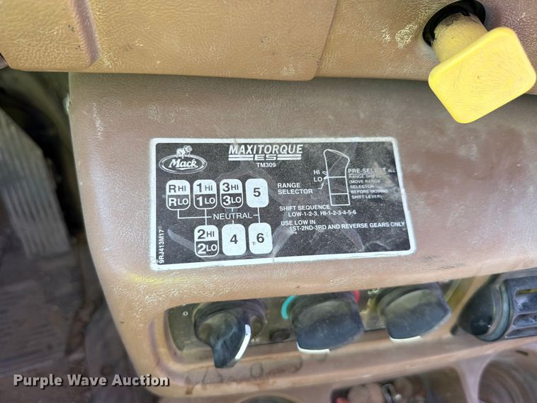 image for item DN6639 2006 Mack Granite CV713 ready mix truck