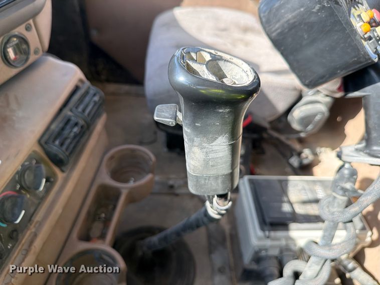 image for item DN6639 2006 Mack Granite CV713 ready mix truck