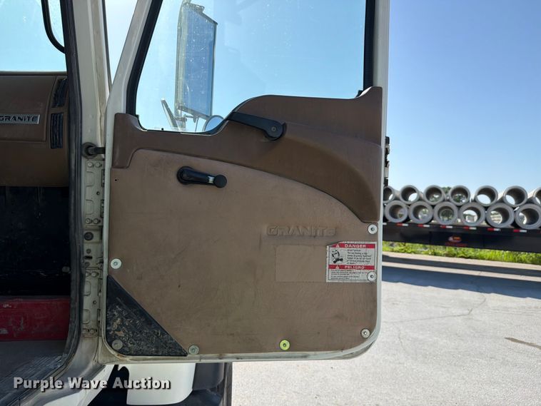 image for item DN6639 2006 Mack Granite CV713 ready mix truck