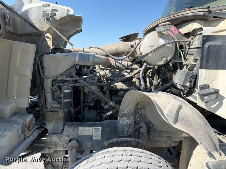 image for item DN6639 2006 Mack Granite CV713 ready mix truck
