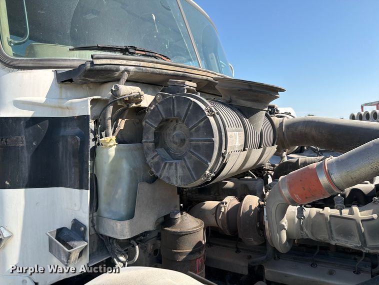 image for item DN6639 2006 Mack Granite CV713 ready mix truck
