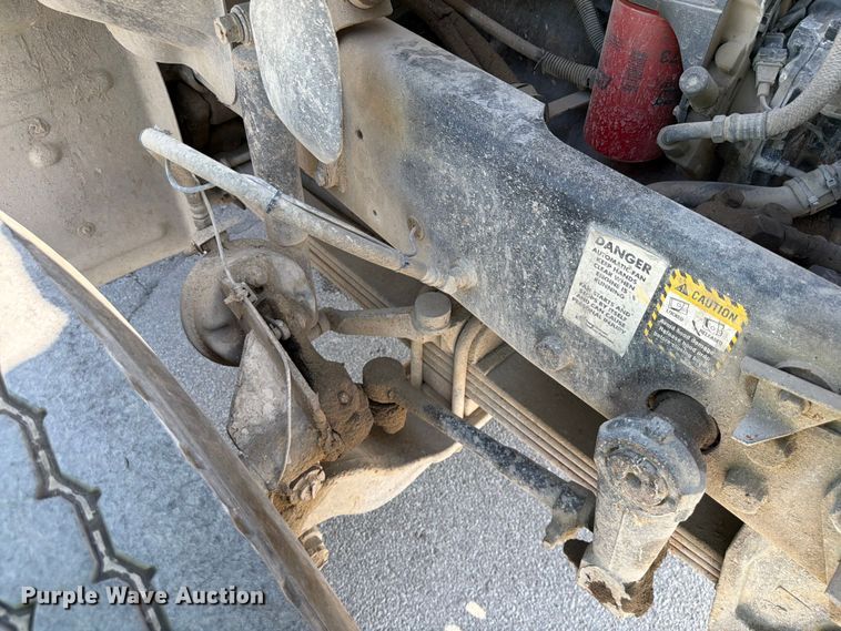 image for item DN6639 2006 Mack Granite CV713 ready mix truck