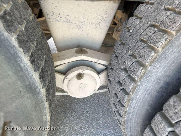 image for item DN6639 2006 Mack Granite CV713 ready mix truck