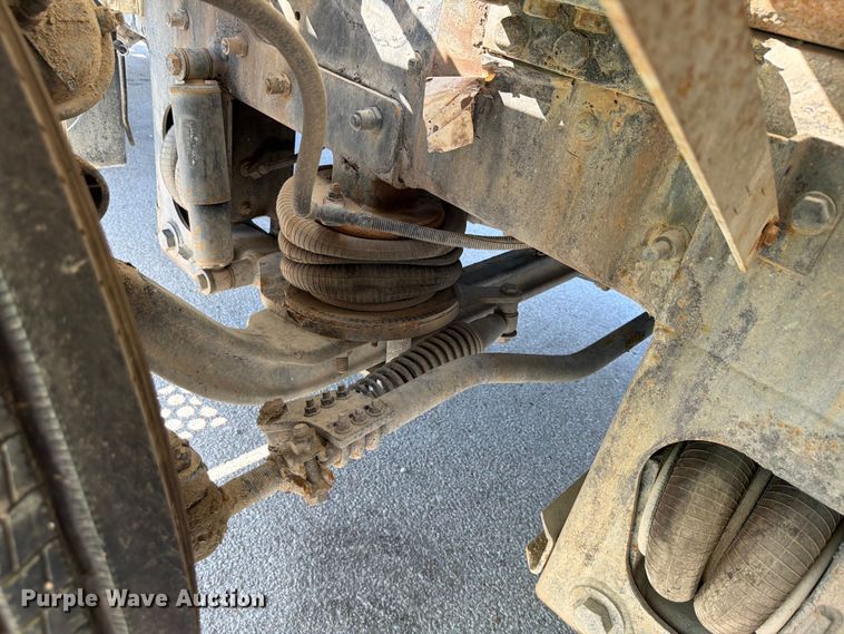 image for item DN6639 2006 Mack Granite CV713 ready mix truck