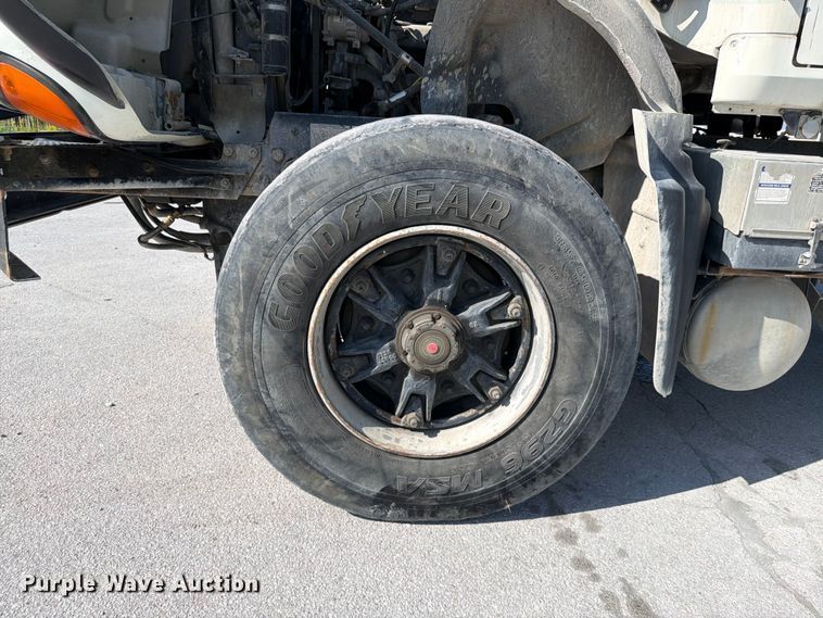 image for item DN6639 2006 Mack Granite CV713 ready mix truck