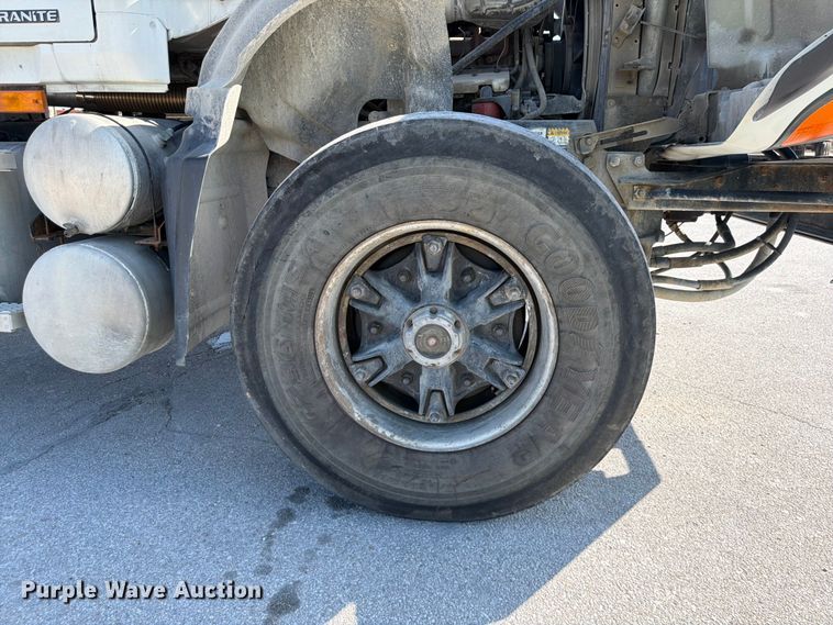 image for item DN6639 2006 Mack Granite CV713 ready mix truck