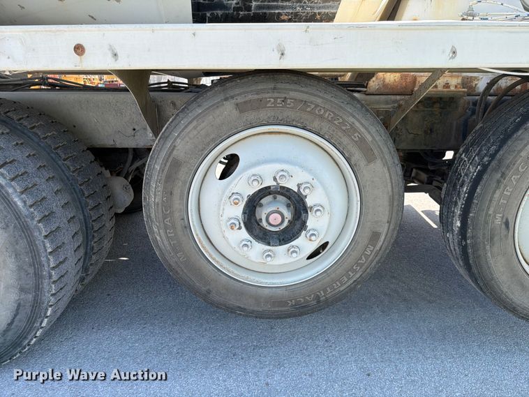 image for item DN6639 2006 Mack Granite CV713 ready mix truck