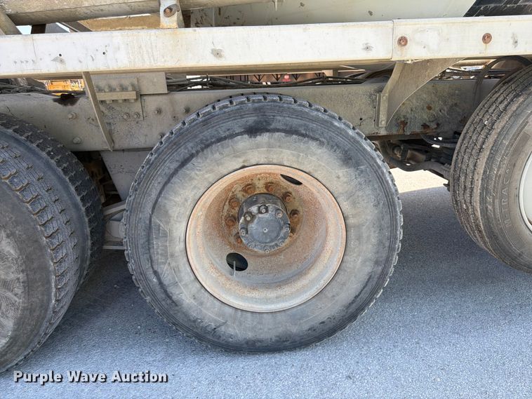 image for item DN6639 2006 Mack Granite CV713 ready mix truck