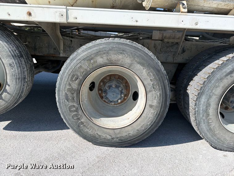image for item DN6639 2006 Mack Granite CV713 ready mix truck