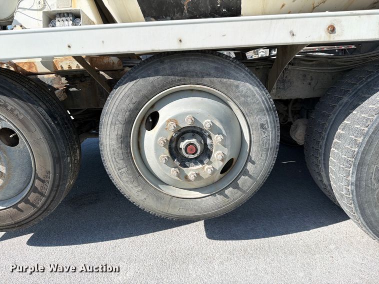 image for item DN6639 2006 Mack Granite CV713 ready mix truck