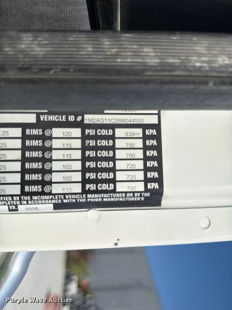 image for item DN6639 2006 Mack Granite CV713 ready mix truck
