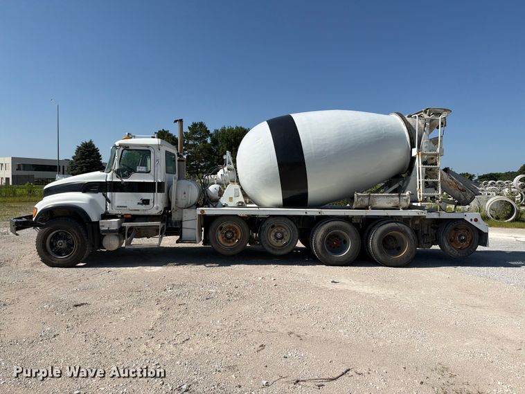 image for item DN6640 2004 Mack Granite CV713 ready mix truck