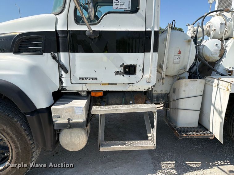image for item DN6640 2004 Mack Granite CV713 ready mix truck