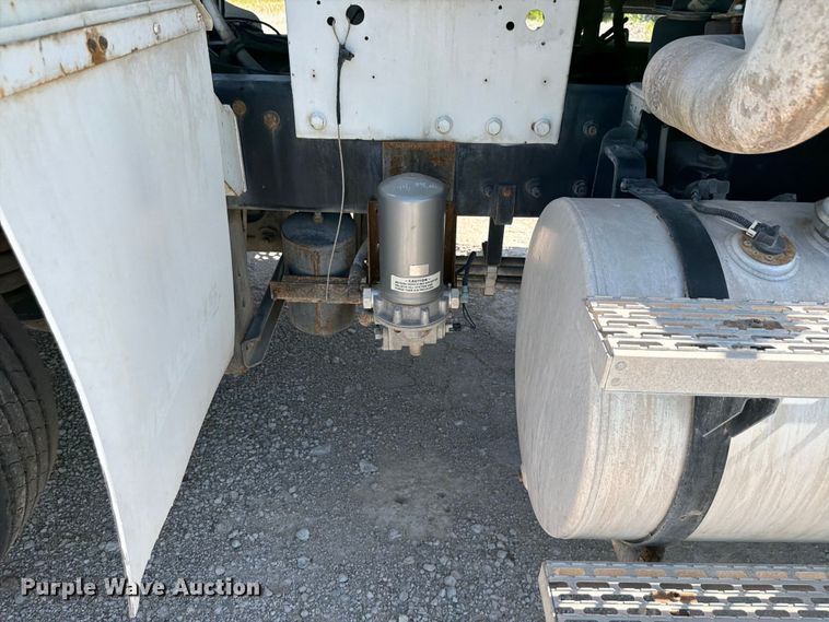 image for item DN6640 2004 Mack Granite CV713 ready mix truck