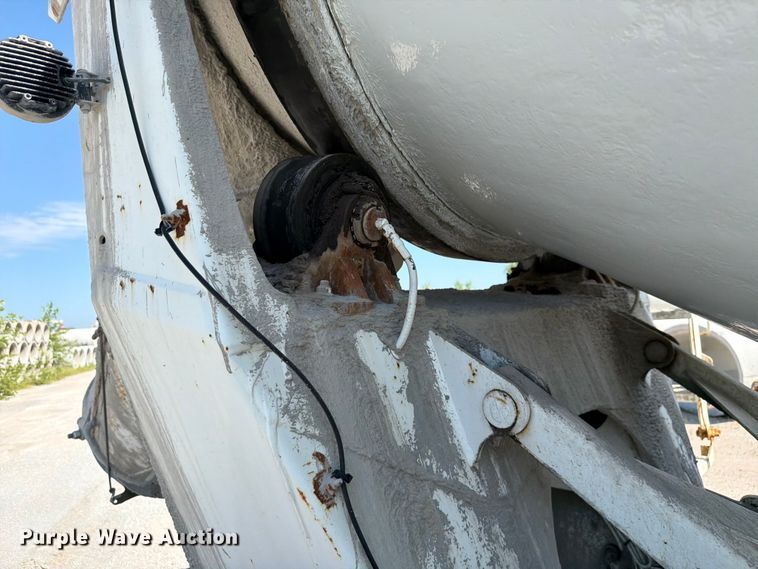 image for item DN6640 2004 Mack Granite CV713 ready mix truck