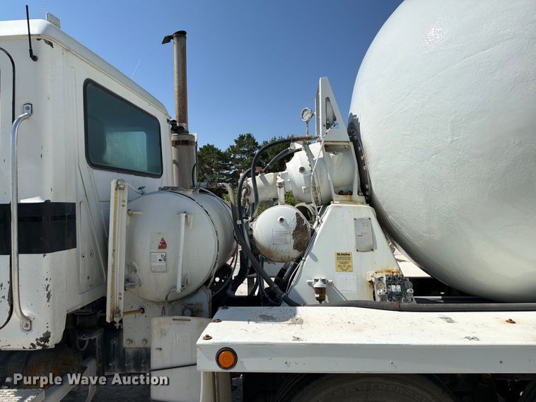 image for item DN6640 2004 Mack Granite CV713 ready mix truck