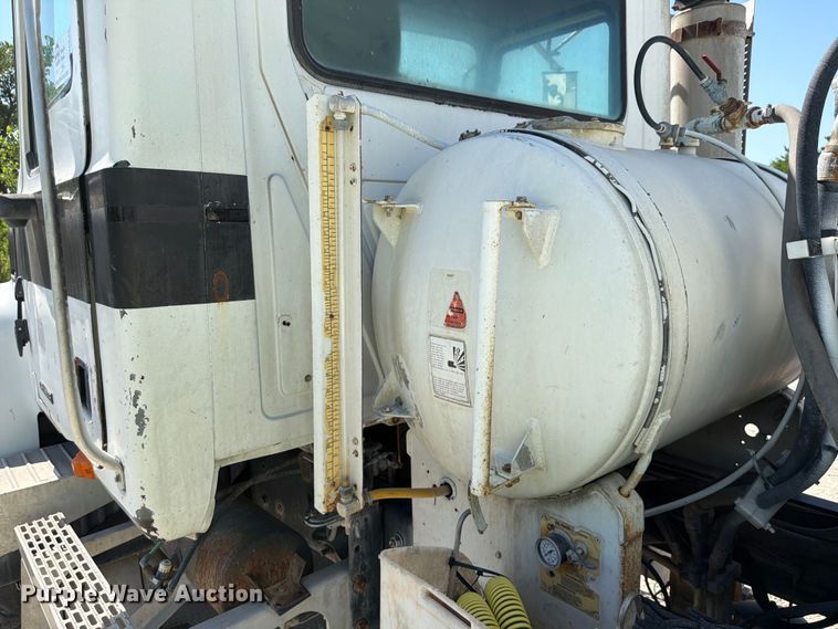 image for item DN6640 2004 Mack Granite CV713 ready mix truck