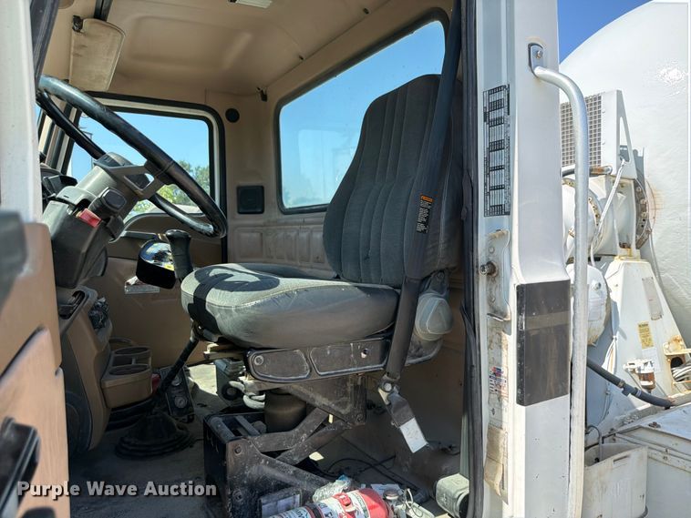 image for item DN6640 2004 Mack Granite CV713 ready mix truck