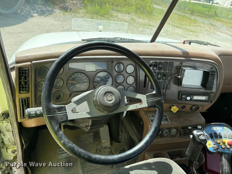 image for item DN6640 2004 Mack Granite CV713 ready mix truck