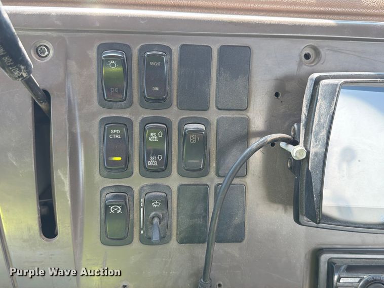 image for item DN6640 2004 Mack Granite CV713 ready mix truck