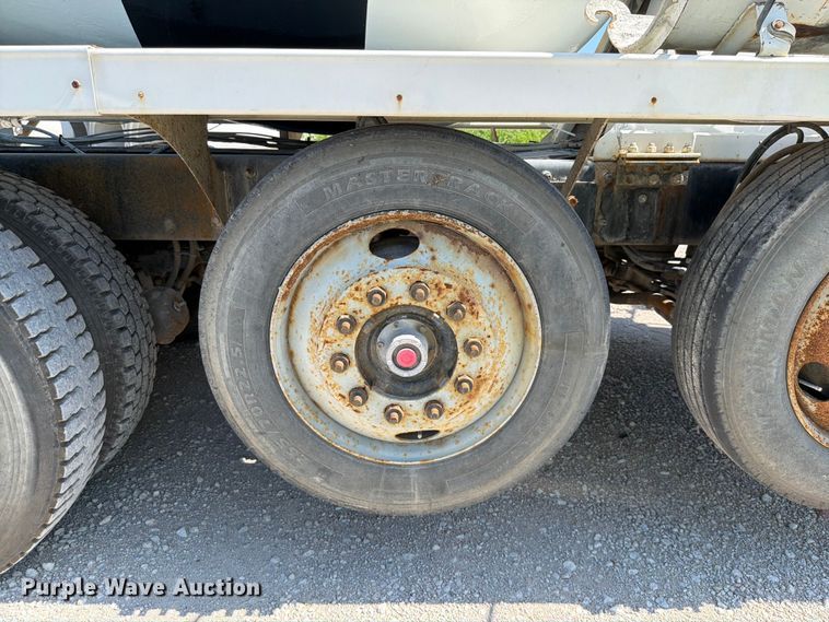 image for item DN6640 2004 Mack Granite CV713 ready mix truck