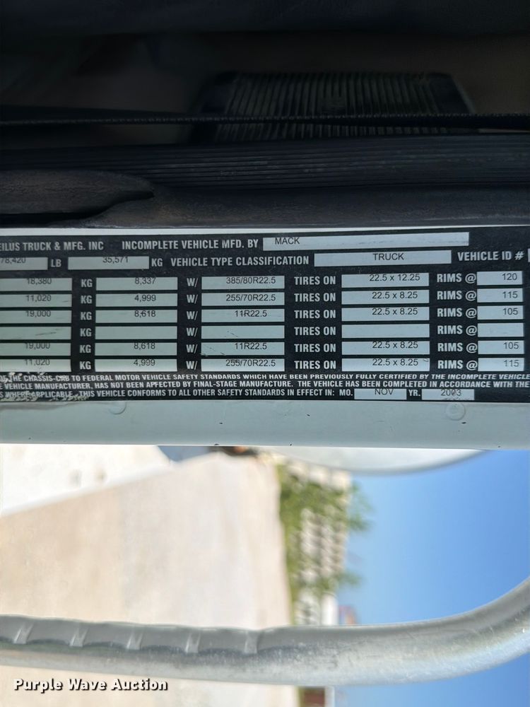 image for item DN6640 2004 Mack Granite CV713 ready mix truck
