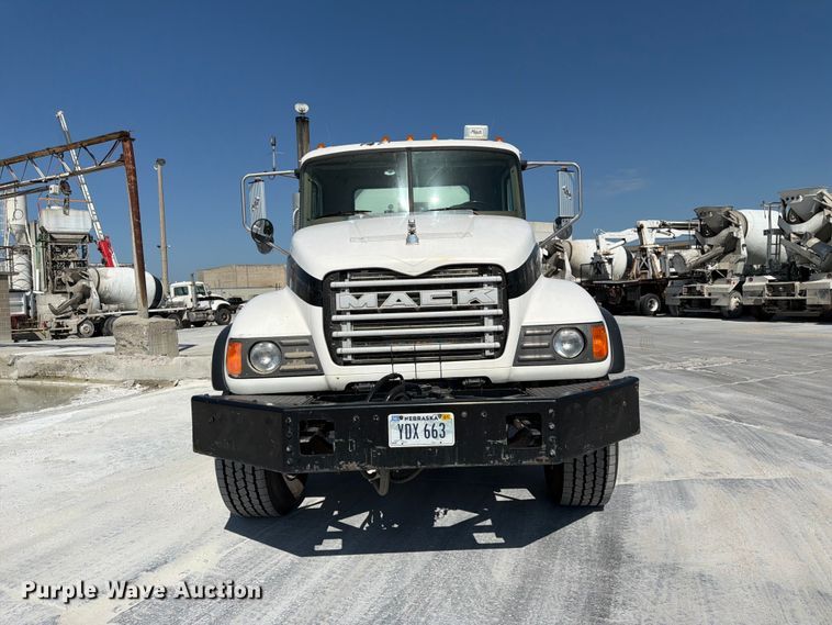 image for item DN6641 2006 Mack Granite CV713 ready mix truck