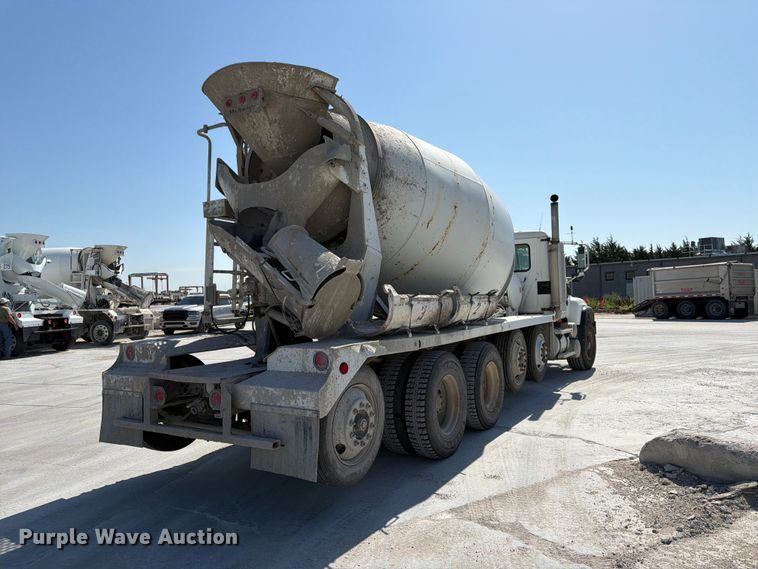 image for item DN6641 2006 Mack Granite CV713 ready mix truck