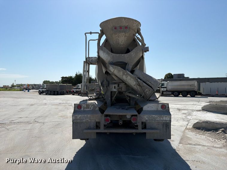 image for item DN6641 2006 Mack Granite CV713 ready mix truck