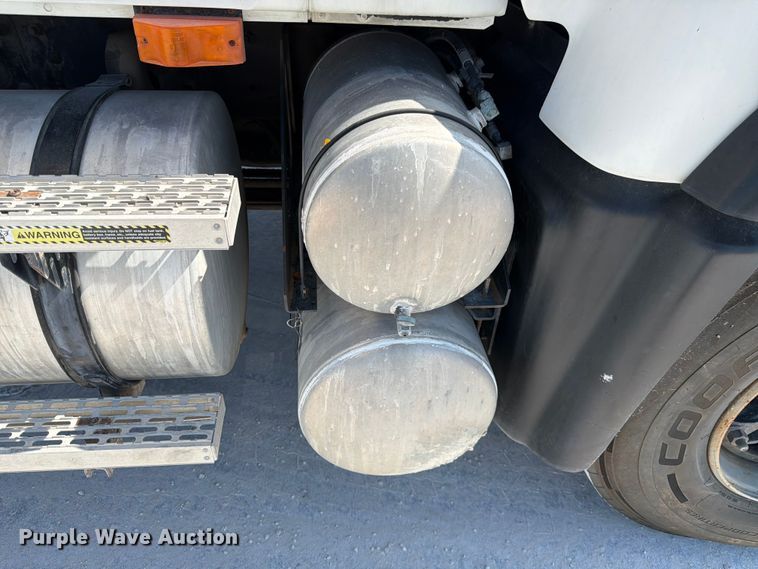 image for item DN6641 2006 Mack Granite CV713 ready mix truck