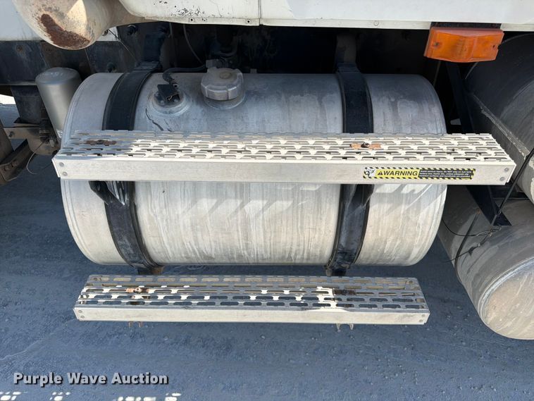 image for item DN6641 2006 Mack Granite CV713 ready mix truck