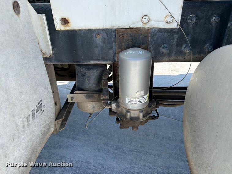 image for item DN6641 2006 Mack Granite CV713 ready mix truck