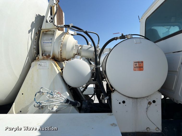 image for item DN6641 2006 Mack Granite CV713 ready mix truck