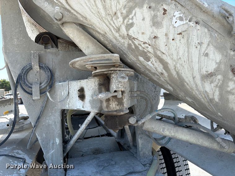 image for item DN6641 2006 Mack Granite CV713 ready mix truck
