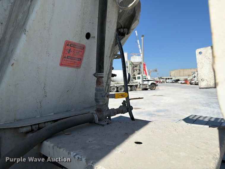 image for item DN6641 2006 Mack Granite CV713 ready mix truck