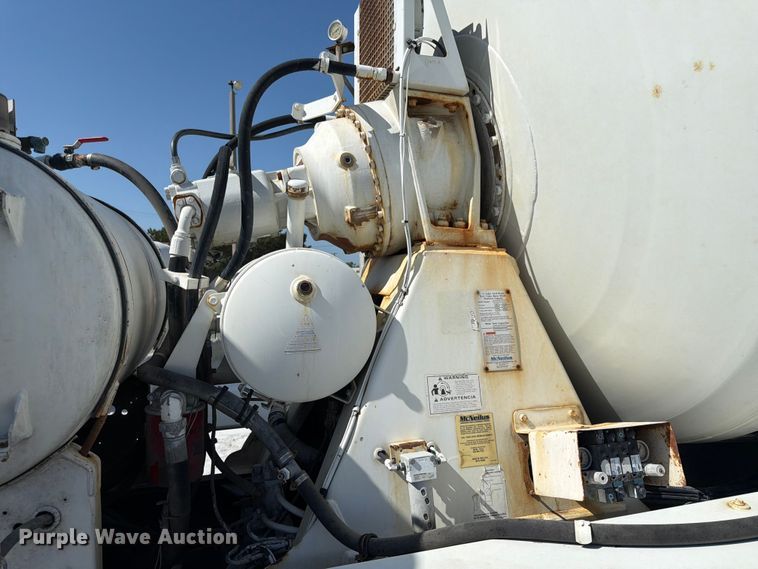 image for item DN6641 2006 Mack Granite CV713 ready mix truck