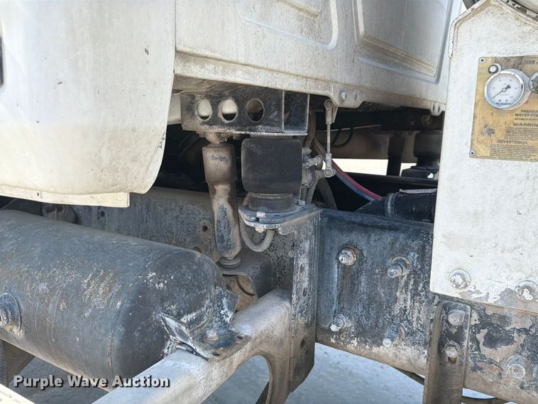 image for item DN6641 2006 Mack Granite CV713 ready mix truck