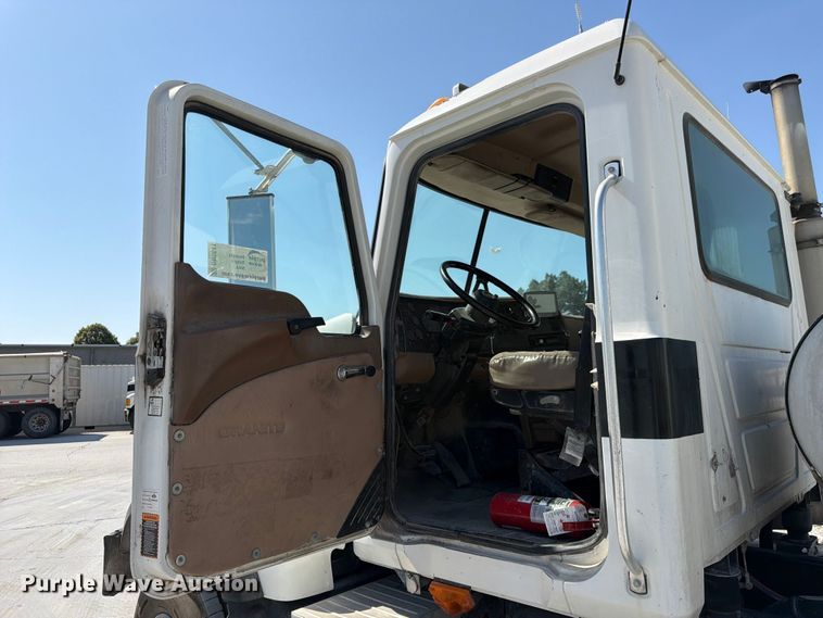 image for item DN6641 2006 Mack Granite CV713 ready mix truck